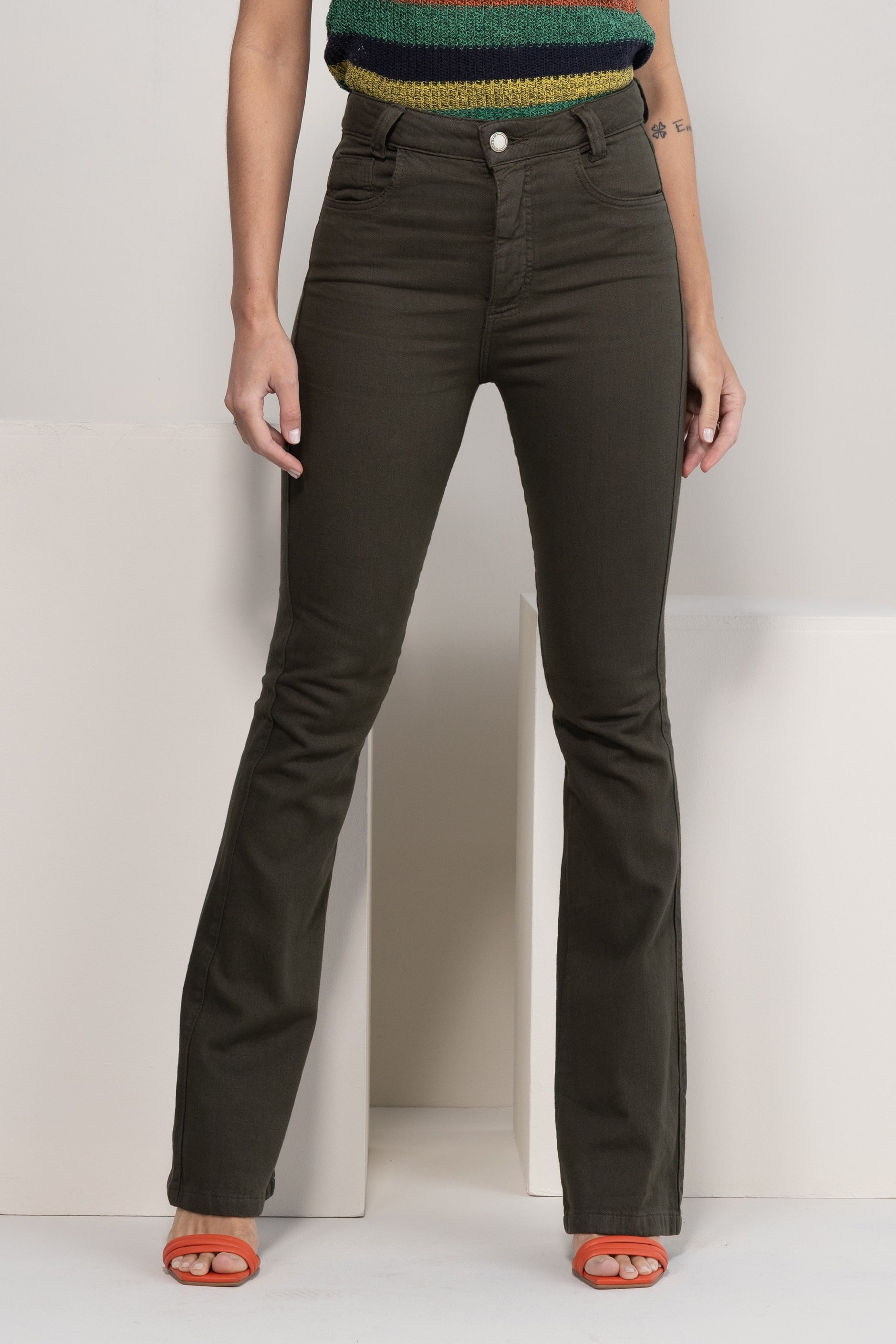 Calça Flare Verde Militar F2023040