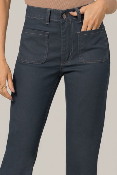 Calça Flare Jeans Azul Escuro com Bolso Frontal F2023148