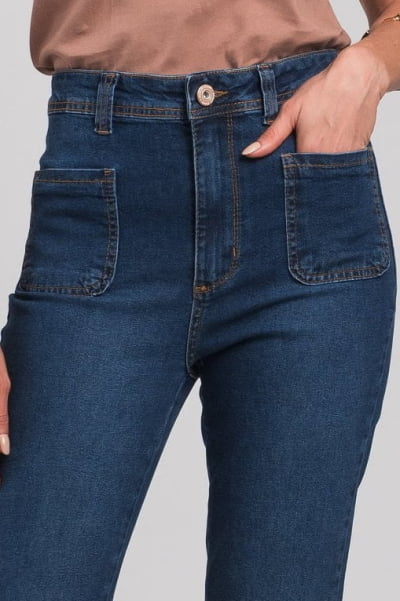 Calça Flare Jeans Escura com Bolsos Frontais F2024002