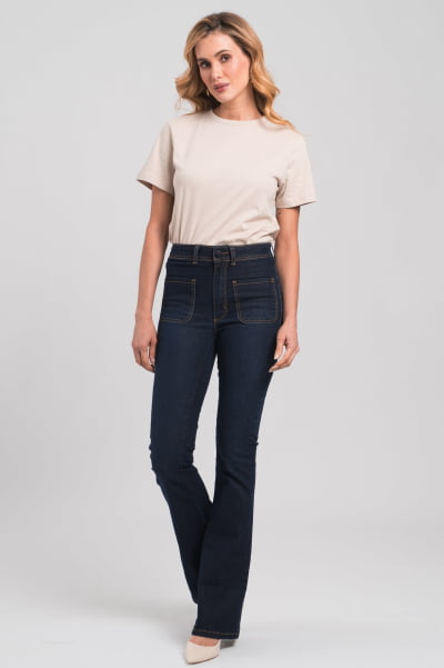 Calça Flare Jeans Escuro com Bolsos Frontais F2933