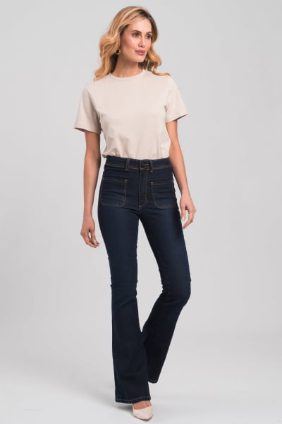 Calça Flare Jeans Escuro com Bolsos Frontais F2933