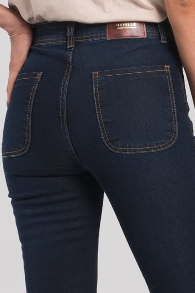 Calça Flare Jeans Escuro com Bolsos Frontais F2933